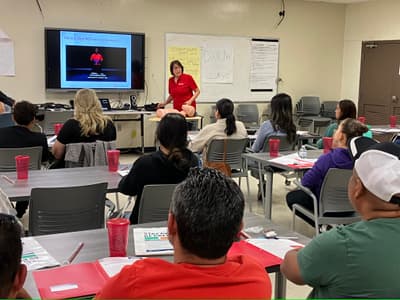 CPR lessons with a slideshow