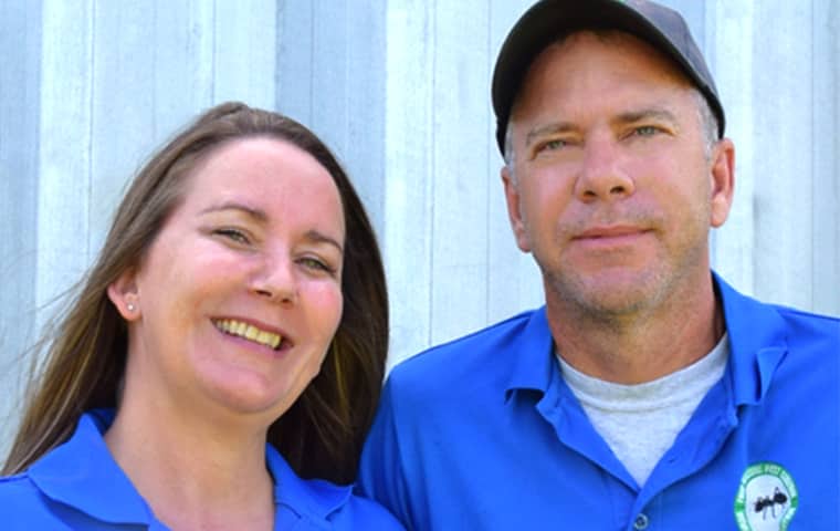 We Have Over 25 Years Of Pest Control Experience four seasons hometown pest control service technicians